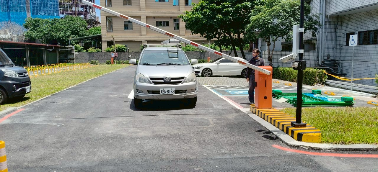 蘆洲區公所室外停車場工程