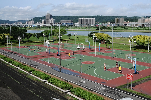 運動場地