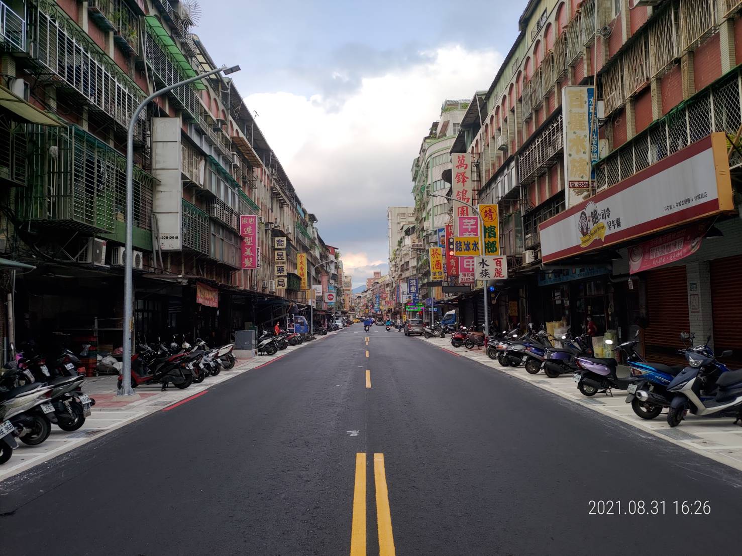 「蘆洲區民族路(三民路至中正路)路面暨附屬設施改善工程」施工後2
